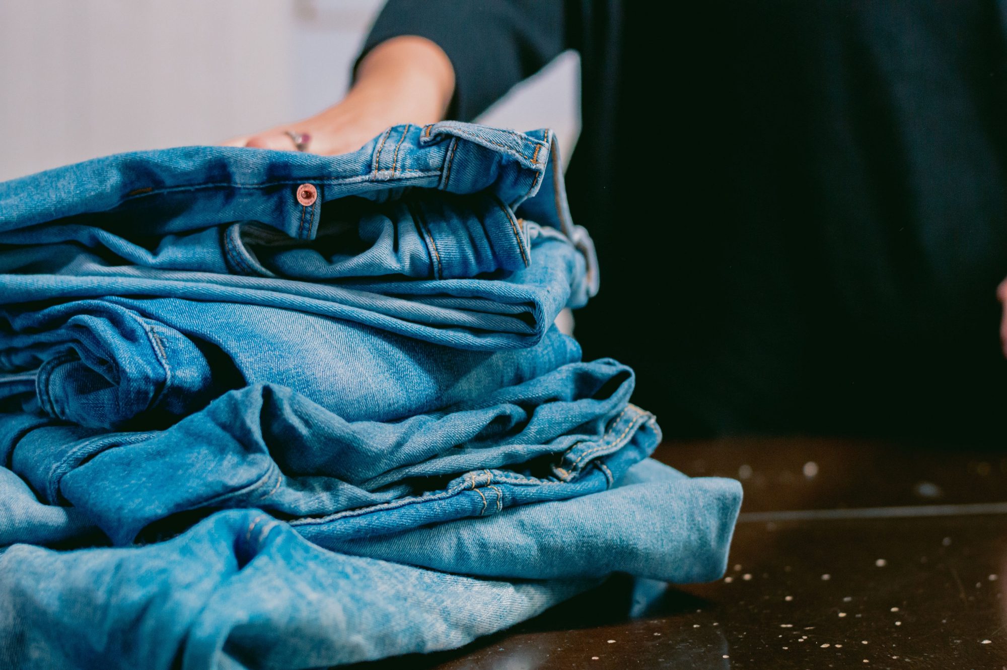 Stapeltje jeans 2 Stapeltje jeans 2